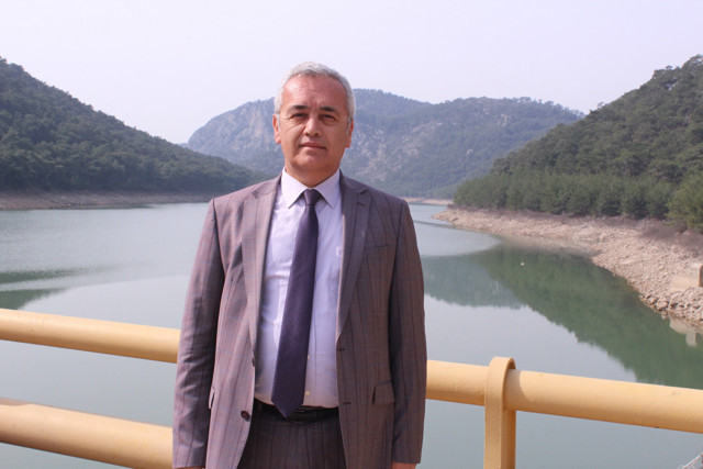 İzmir'de kuraklık sinyali! Su ihtiyacını karşılayan barajda eski yerleşim alanı ortaya çıktı - Resim: 2