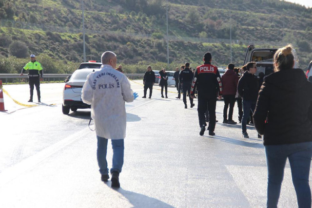 İzmir'de korkunç olay! Silah zoruyla kaçırdı, intihar etti: Kaçırdığı kız da öldü! - Resim: 0