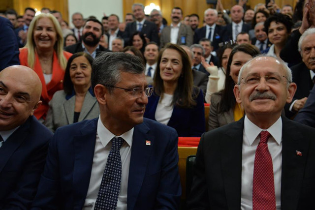Kemal Kılıçdaroğlu veda etti, Özgür Özel gözyaşlarını tutamadı! - Resim: 1