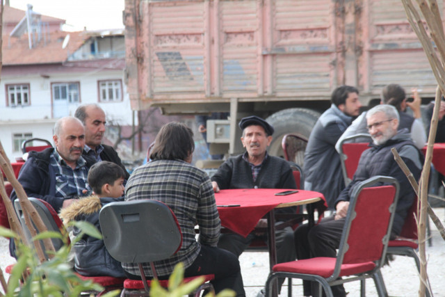 İlçenin nüfusu 5'e katlandı! Depremin ardından vatandaşlar akın etti: Taksim'i aratmıyor - Resim: 0