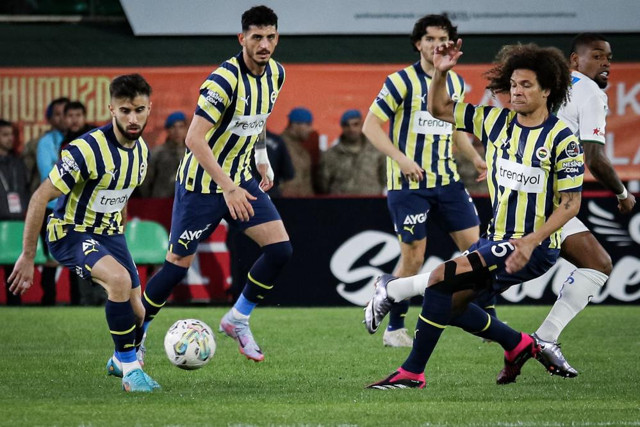 Fenerbahçe Alanya'da geriden gelip kazandı! Liderle puan farkı 6'ya düştü! - Resim: 0