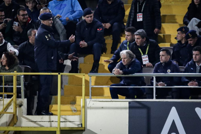 Jorge Jesus ve Valencia Fenerbahçe Beşiktaş maçında sahada olacak mı? - Resim: 1