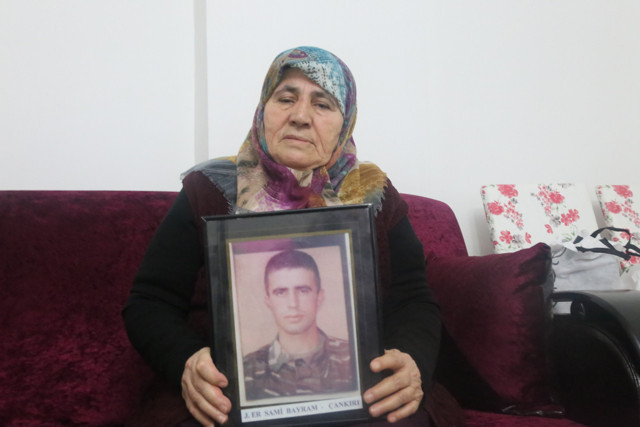 Yolda yürürken saldırıya uğradı 'şehit annesiyim' deyince! "Şehit annesine de şehide de..." - Resim: 0