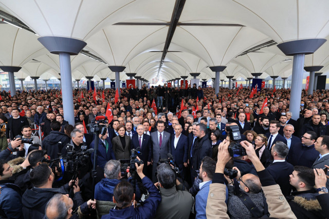Ekrem İmamoğlu, Cumhurbaşkanı Erdoğan'a olay 'temel atma' ve 'diploma' göndermesi! Sümeyye Erdoğan'a çağrı yaptı - Resim: 0