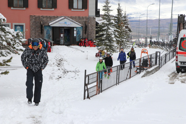 Palandöken'de kayak keyfi Nisan'da da devam ediyor - Resim: 0