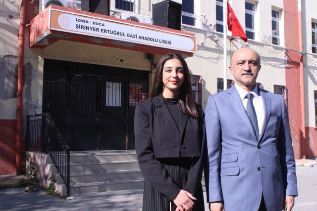 Öğretmen ile öğrenci aynı ittifakın milletvekili adayı oldu - Resim: 0