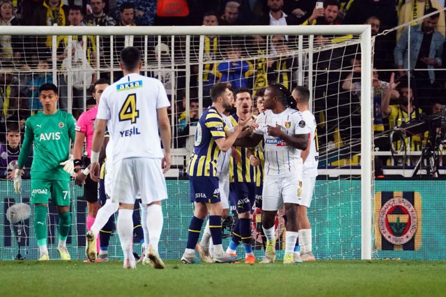Fenerbahçe şampiyonluk yolunda fırsat tepti! 6 gollü maçta uzatmalarda yıkıldı - Resim: 4