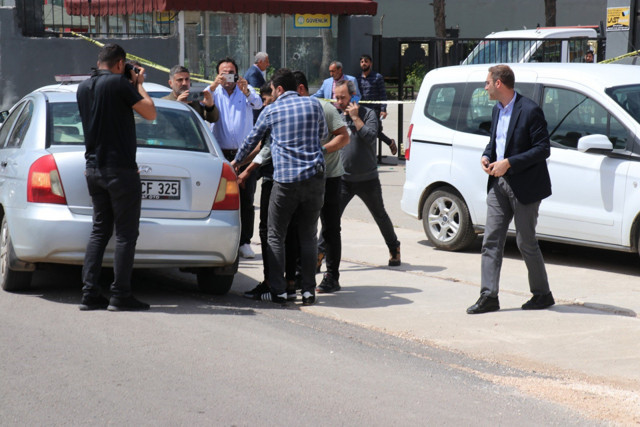 Okul idaresiyle tartışan öğrenci silahla okulu bastı: 3 yaralı var - Resim: 1