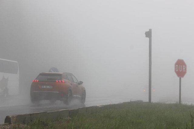 Bolu Dağı'nda göz gözü görmüyor görüş mesafesi düştü - Resim: 0