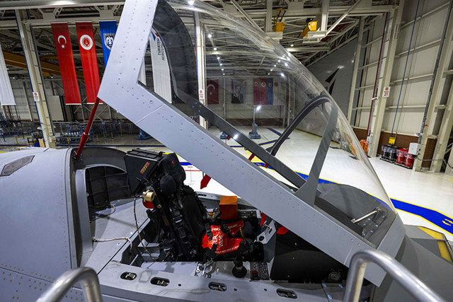 İlk uçuşa ilerleyen Milli Muharip Uçak sürprize hazırlanıyor - Resim: 0