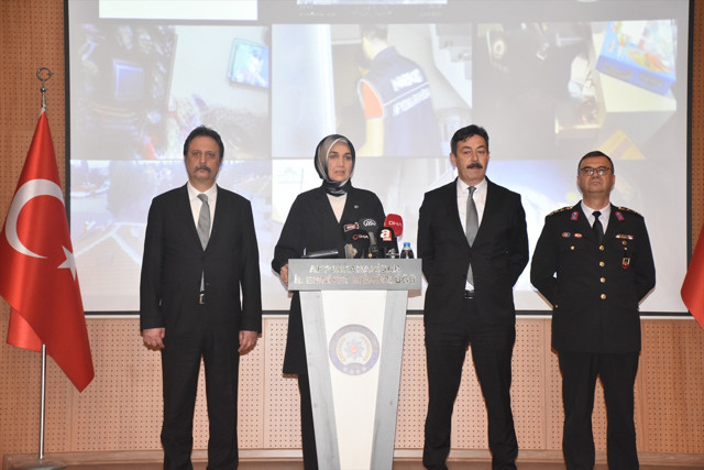 Afyonkarahisar’da kökünü kurutma operasyonu! Helikopter destekli 130 adrese baskın: 112 gözaltı - Resim: 1