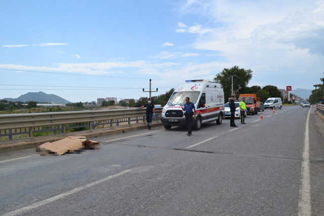 Antalya'da 10 dakika önce sohbet ettiği akrabası ölen adam sinir krizi geçirdi - Resim: 0