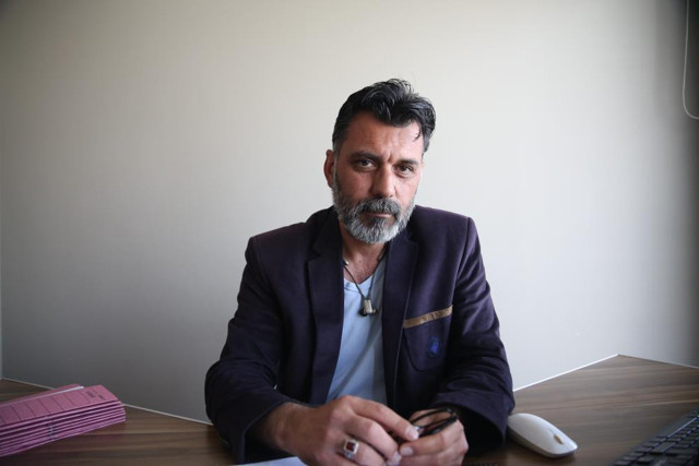 Mersin'de kan donduran olay! Sokak ortasında başından vurdu: Cinayet anı kamerada! - Resim: 0