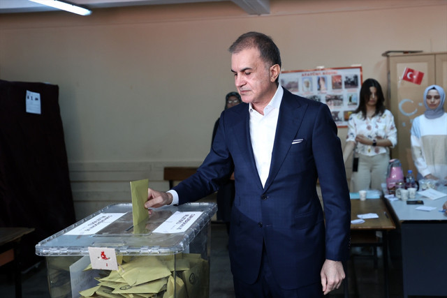 AK Parti Sözcüsü Çelik oyunu kullandı: Son kararı milletimiz verecek" - Resim: 0