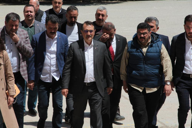 Bakan Dönmez oyunu kullandı! Dikkat çeken elektrik açıklaması: Her türlü tedbirler alındı! - Resim: 1