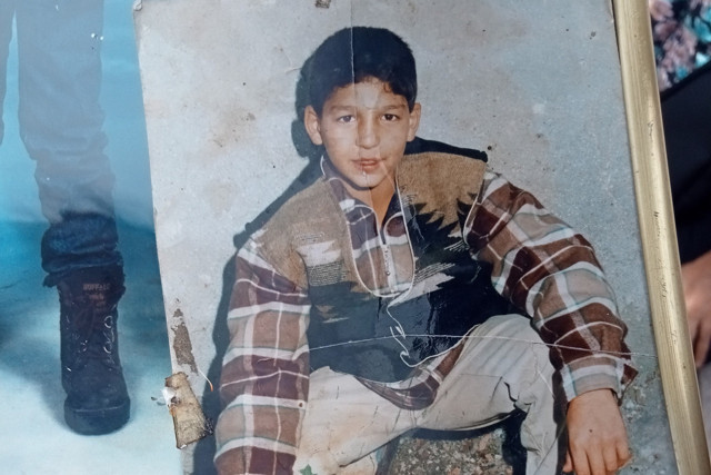 İzmir'de kayıp çocuklarının kemiklerini 21 yıl sonra bulup defnettiler - Resim: 1