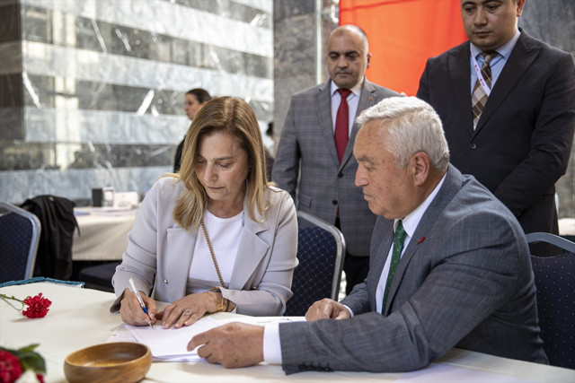 Meclis'te ilk kaydı MHP Adana Milletvekili Ayşe Sibel Ersoy yaptırdı - Resim: 0