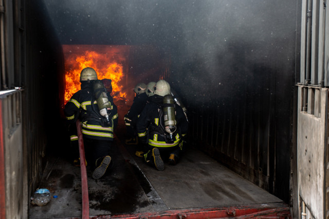 Onların her eğitimi gerçek gibi tatbikat! Bursa'da yeni itfaiyeciler göreve böyle hazırlanıyor - Resim: 1