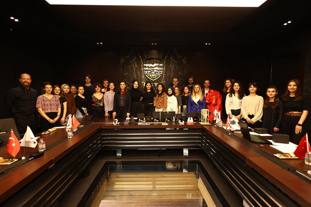 Üniversite öğrencileri inşaat atıklarını sanat eserine dönüştürdü - Resim: 0