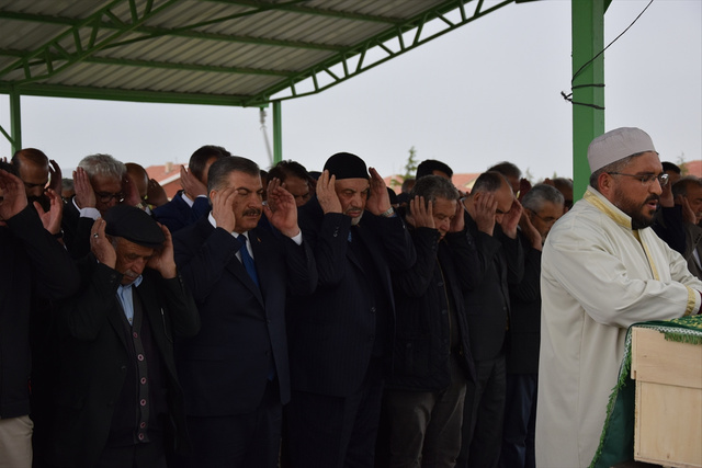 Sağlık Bakanı Fahrettin Koca'nın acı günü! Anneannesi Sultan Yaylalı son yolculuğuna uğurlandı - Resim: 2