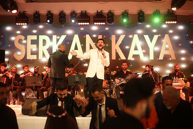 Metin Dağ nişanlısı Feyza Ermiş ile Çırağan Sarayı’nda dünyaevine girdi - Resim: 4