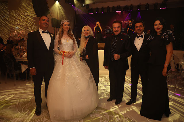 Metin Dağ nişanlısı Feyza Ermiş ile Çırağan Sarayı’nda dünyaevine girdi - Resim: 2