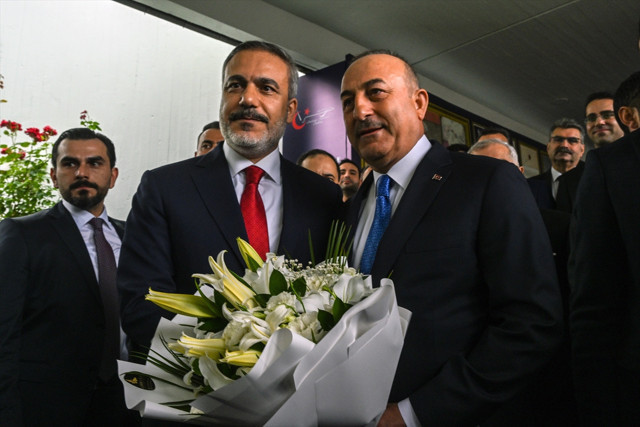 Dışişleri Bakanlığında devir teslim töreni! Hakan Fidan görevi Mevlüt Çavuşoğlu'ndan devraldı - Resim: 1