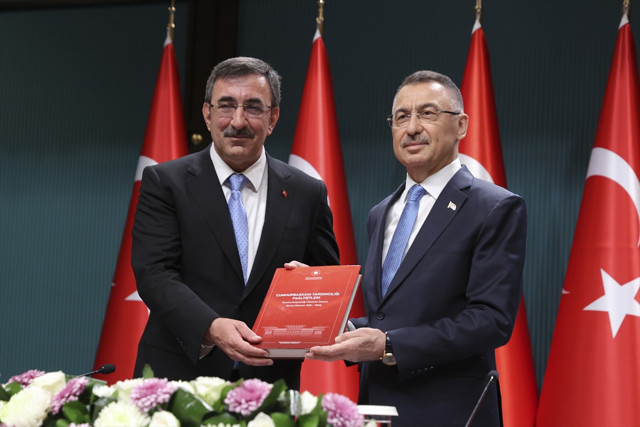 Cumhurbaşkanlığı Külliyesi'nde devir teslim töreni! Cevdet Yılmaz, görevi Fuat Oktay'dan devraldı - Resim: 1