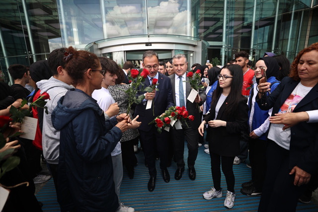 Gençlik ve Spor Bakanı Osman Aşkın Bak, görevi Kasapoğlu'ndan devraldı - Resim: 2