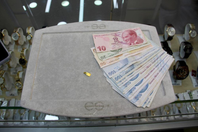 Altın rekora doymuyor! 1450 liraya çok az kaldı gram altın resmen uçuyor - Resim: 0
