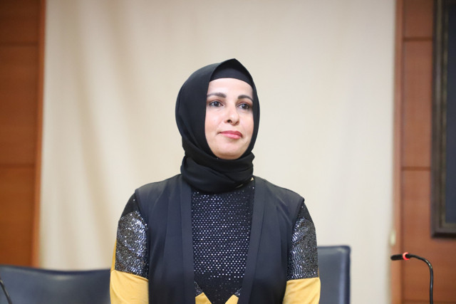 Tıp literatüründe ender görülen olay! Ameliyattan günler sonra oldu: Yemek borusunu delerek mideye düştü - Resim: 1