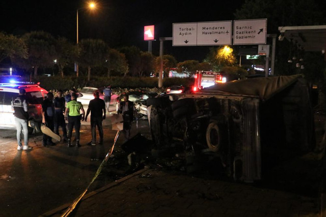 İzmir’de öldüren yarış, korkunç kaza! Anne öldü, 7 aylık bebeği yaralandı! - Resim: 2