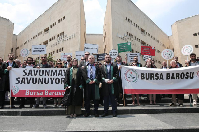 Saldırıya uğrayan avukat çift dehşet anlarını anlattı! "Canavarca his içindeydiler, acımadan vurdular" - Resim: 2