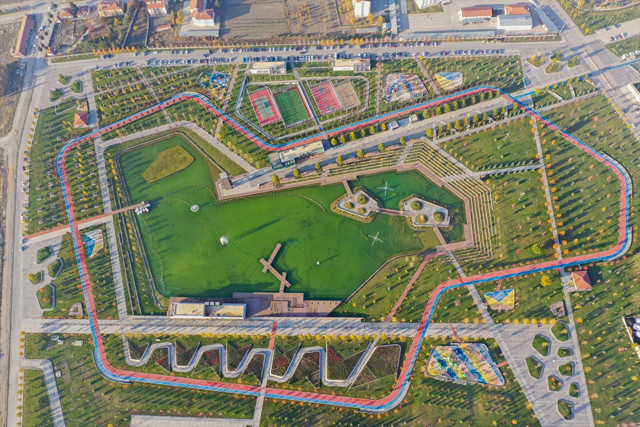 Bakan Mehmet Özhaseki'den millet bahçeleri hakkında açıklama - Resim: 0