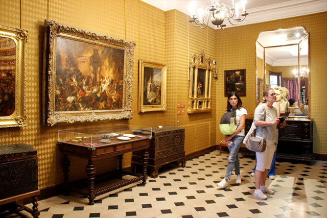 Victor Hugo'nun müze evi 120 yıldır ziyaretçi ağırlıyor hayata gözlerini yumduğu yatak - Resim: 0