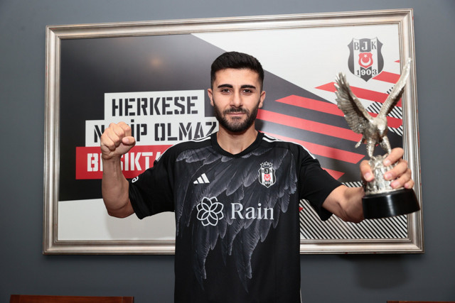 Beşiktaş'tan yerli transfer! Emrecan Bulut'la 4+1 yıllık sözleşme imzalandı - Resim: 0
