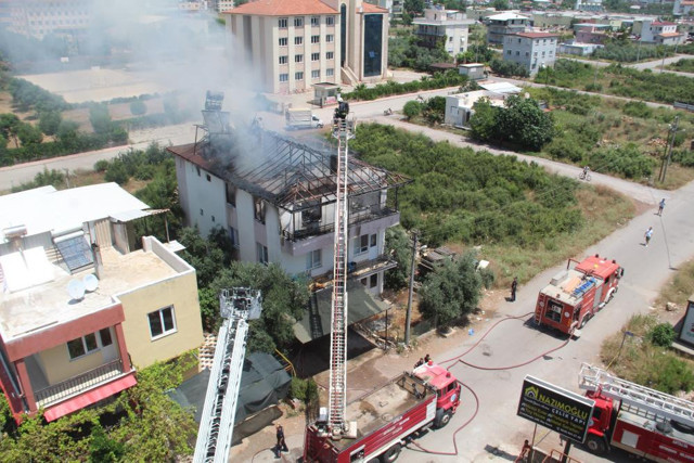 Kardeşleriyle tartışan genç evi ateşe verdi! Hızını alamadı motosikletini de yaktı - Resim: 3