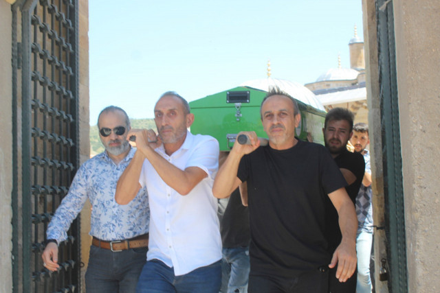 Motor tutkusu 16 yaşındaki kızı ölüme götürdü, babası hakkını helal etmedi - Resim: 1