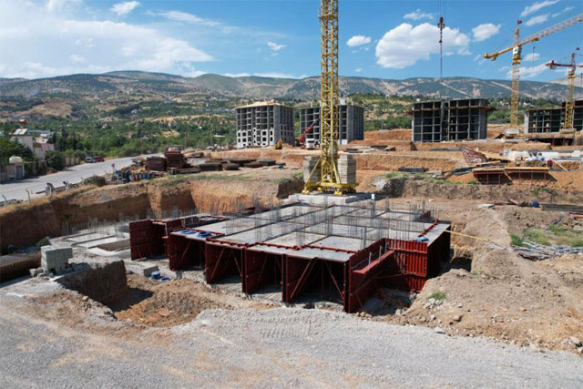 Mehmet Özhaseki'den deprem konutlarıyla ilgili önemli açıklamalar - Resim: 0