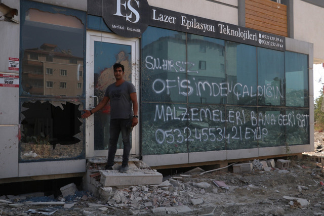 600 bin TL zarara uğradı! İş yeri soyulan Hataylı vatandaş, hırsıza 'sayın' diye seslendi - Resim: 1