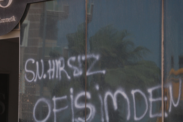 600 bin TL zarara uğradı! İş yeri soyulan Hataylı vatandaş, hırsıza 'sayın' diye seslendi - Resim: 2