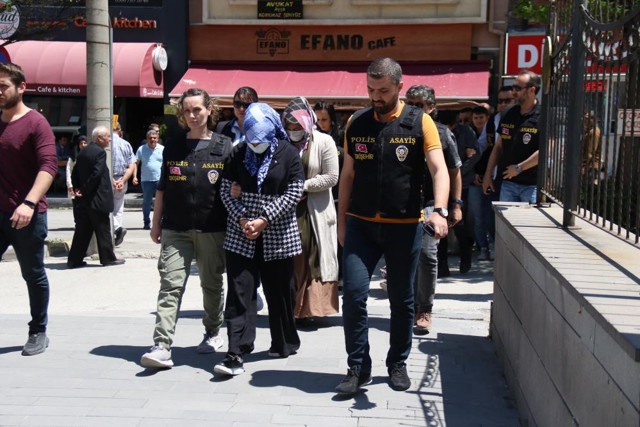 İntihar süsü verilen ve cinayette flaş gelişme: Eşini öldüren kadının cezası belli oldu! Annesi böyle feryat etti... - Resim: 0