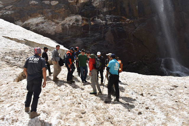 Cilo buzulları altında kalanlarla ilgili acı haber geldi 18 metre derinlikte bulundu - Resim: 1
