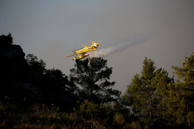 Antalya Kemer'de büyük yangın! Evler ve hastane boşaltıldı, Bakan Mehmet Ersoy son durumu açıkladı sebebi belli mi? - Resim: 0