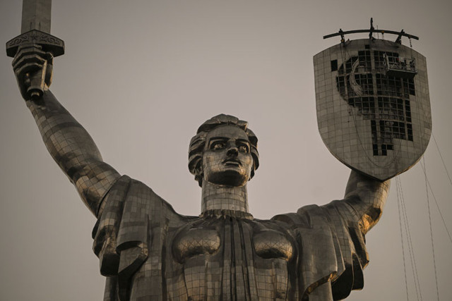 Ukrayna'dan Rusya izlerini silecek bir adım daha! Arma değiştirildi - Resim: 0