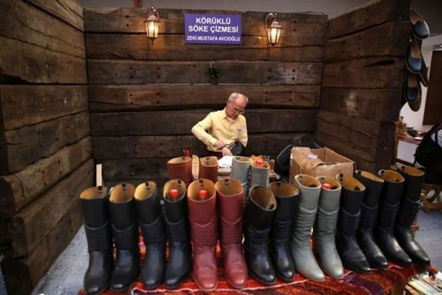 Devlet Bahçeli'nin körüklü çizme göndermesi Yunan basınında yankı uyandırdı - Resim: 1