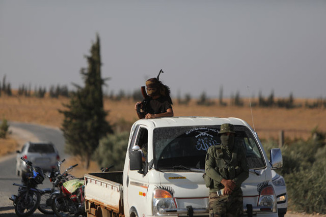 Arap aşiretleri isyan bayrağını çekti silahlı çatışmalar Rakka ve Haseke'ye sıçradı 4 köy teröristlerden temizlendi - Resim: 1