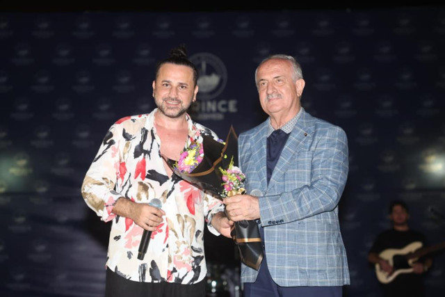 Derince sahilinde Bora Duran rüzgarı esti! - Resim: 0