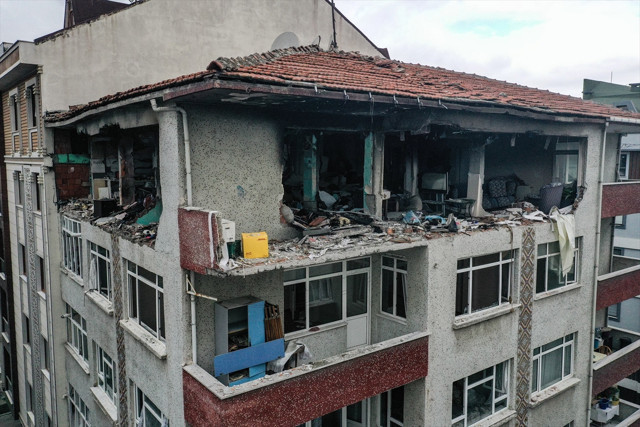 Bahçelievler'de patlama yaşanan bina için flaş karar! Karot örneği alındı - Resim: 0