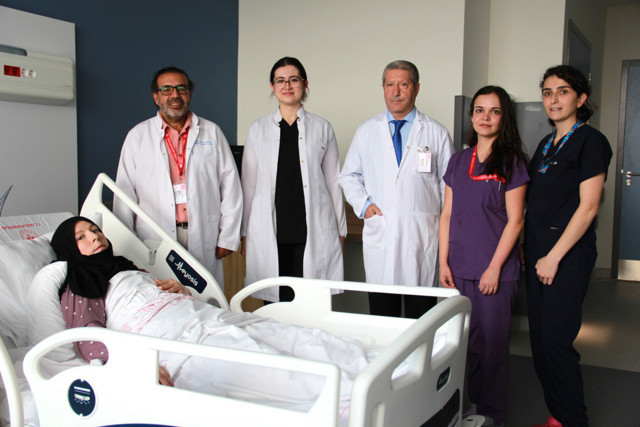 Kocaeli'de hamile olduğunu sanan kadının karnından 15 kilo kist çıktı - Resim: 0